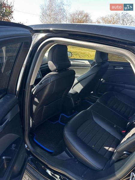 Седан Ford Fusion 2018 в Львове