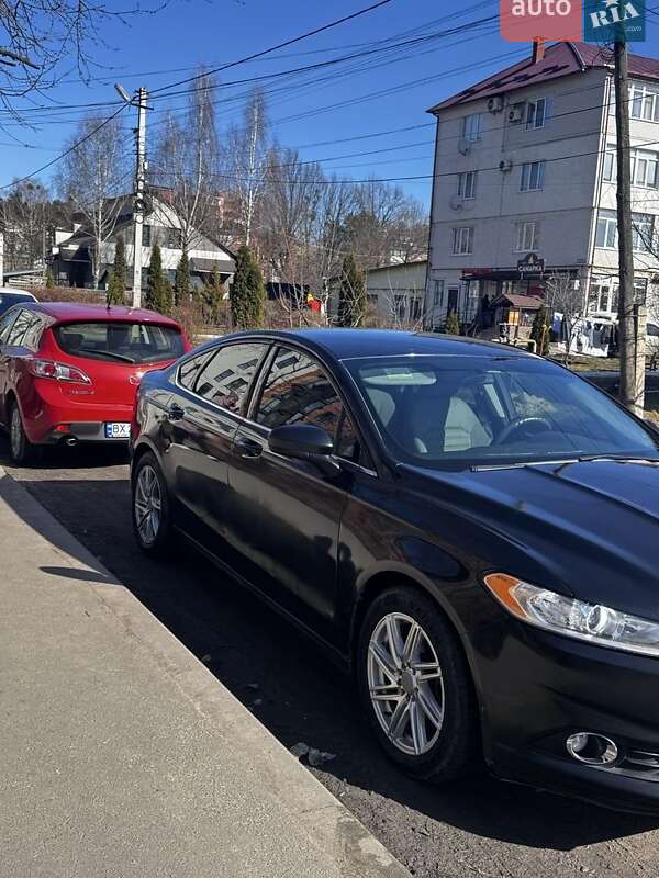 Седан Ford Fusion 2015 в Павлограді
