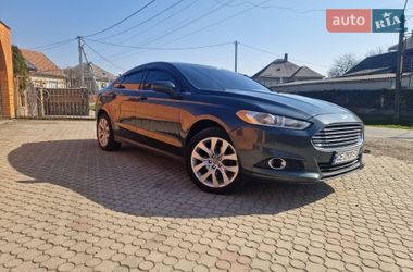 Седан Ford Fusion 2014 в Ужгороде