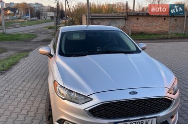 Седан Ford Fusion 2016 в Синельниковому