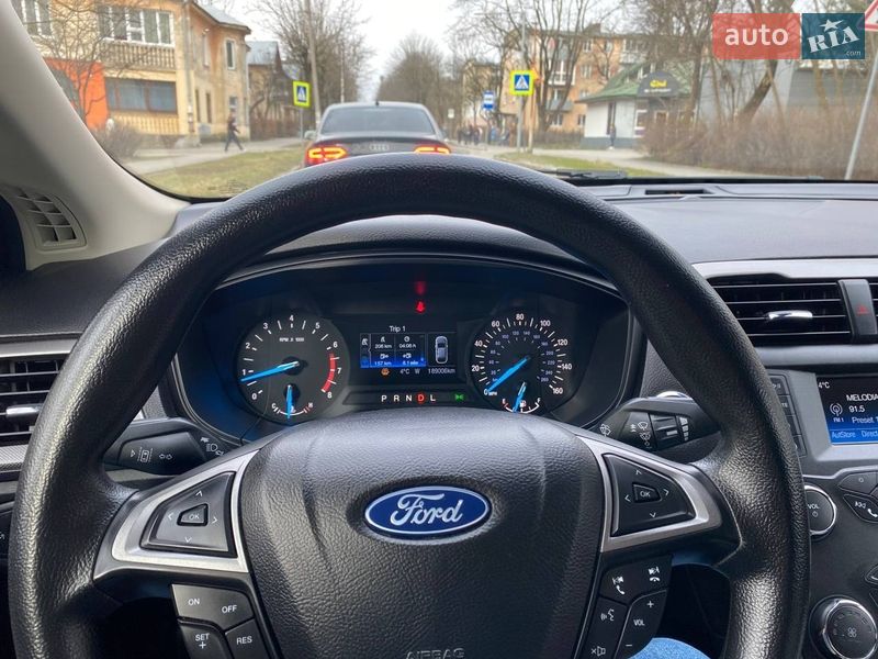 Седан Ford Fusion 2019 в Львове
