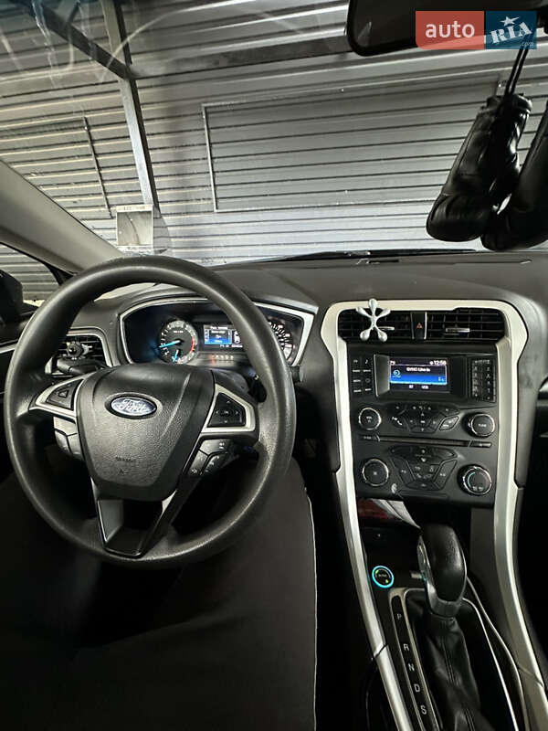 Седан Ford Fusion 2014 в Миргороде