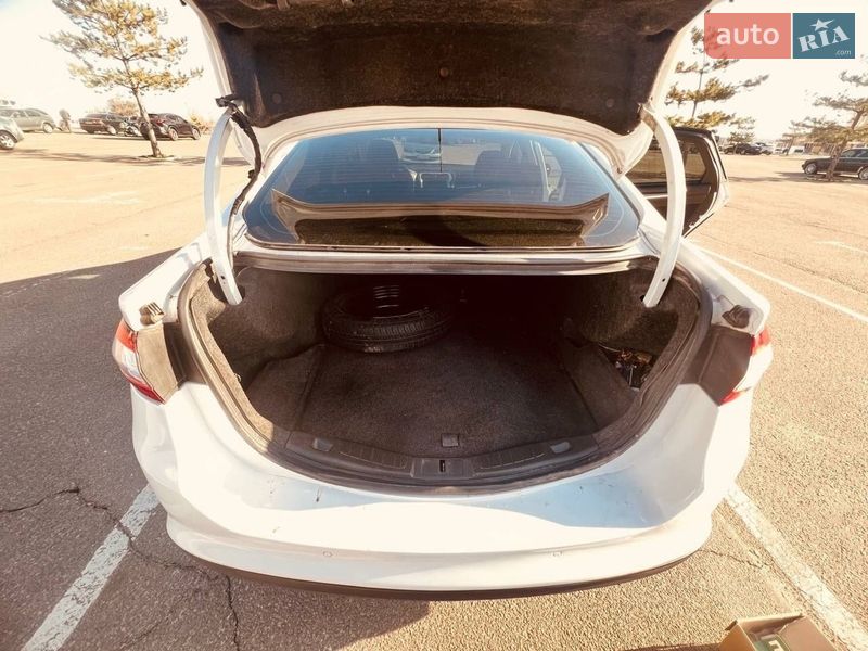 Седан Ford Fusion 2015 в Миколаєві