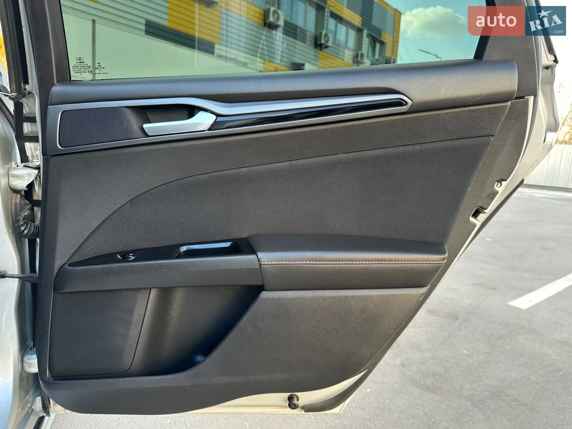 2016 Ford Fusion - мініатюра 31