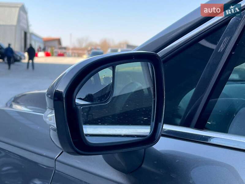 Седан Ford Fusion 2014 в Львові