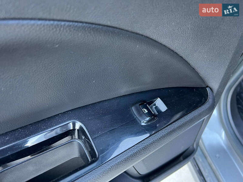Седан Ford Fusion 2014 в Львові