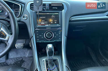 Седан Ford Fusion 2014 в Львові