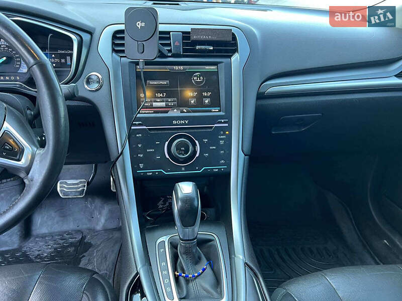 Седан Ford Fusion 2014 в Львові