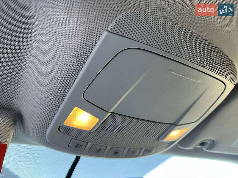 Седан Ford Fusion 2014 в Львові