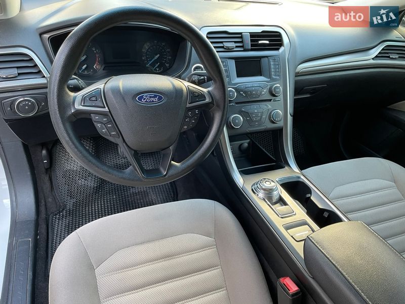 Седан Ford Fusion 2016 в Дніпрі