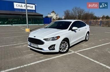 Седан Ford Fusion 2019 в Львові