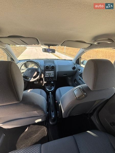 Хэтчбек Ford Fusion 2005 в Луцке