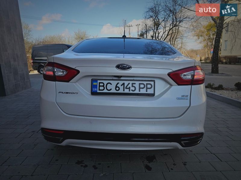 Седан Ford Fusion 2014 в Львове