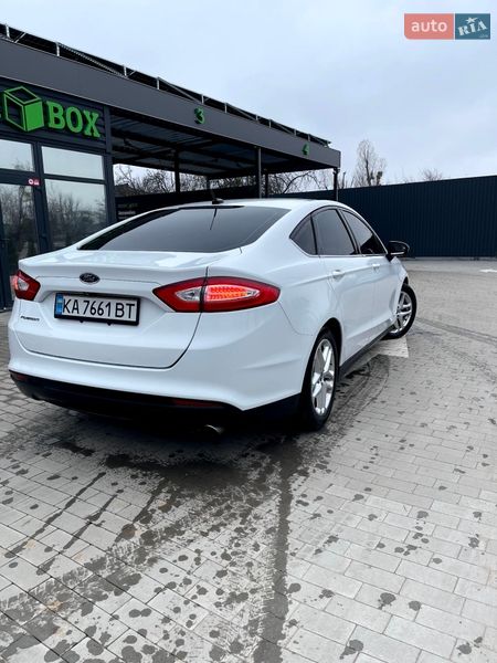 Седан Ford Fusion 2015 в Буче