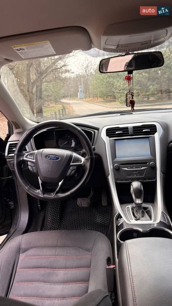 Седан Ford Fusion 2014 в Новомосковську