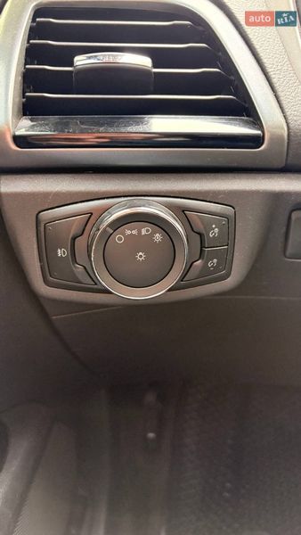 Седан Ford Fusion 2014 в Новомосковську