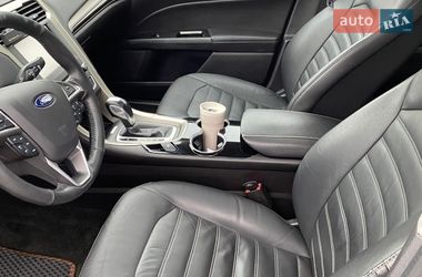 Седан Ford Fusion 2016 в Снятине