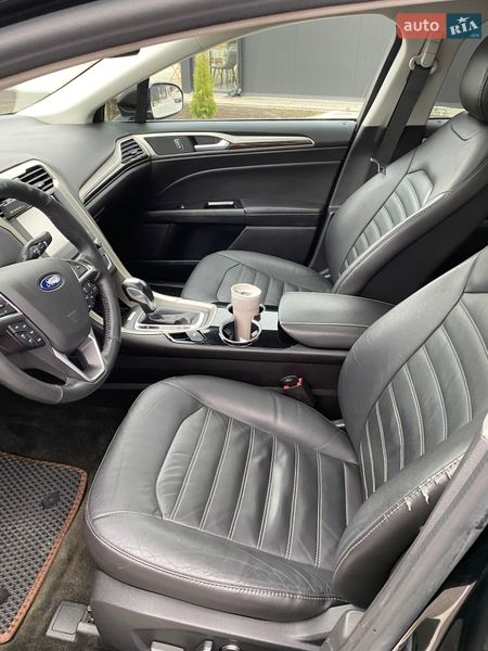 Седан Ford Fusion 2016 в Снятине
