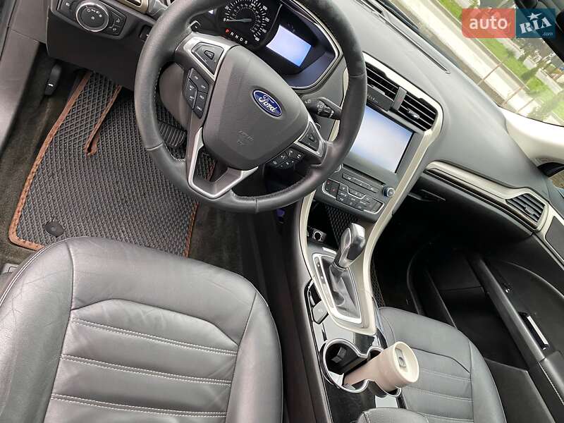 Седан Ford Fusion 2016 в Снятине