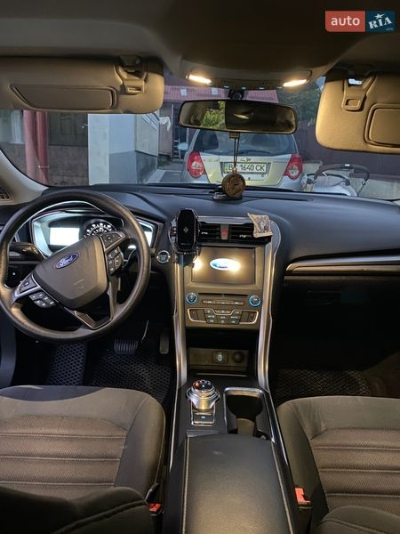 Седан Ford Fusion 2016 в Самборі