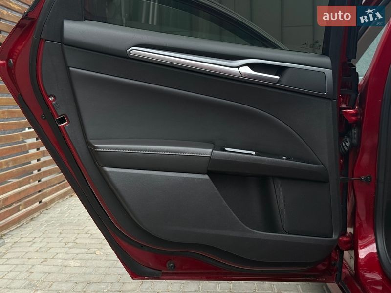 Седан Ford Fusion 2014 в Одесі