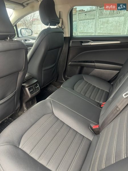 Седан Ford Fusion 2015 в Прилуках