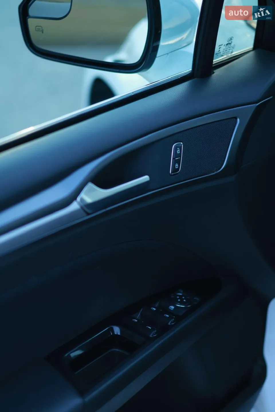 2016 Ford Fusion - мініатюра 24