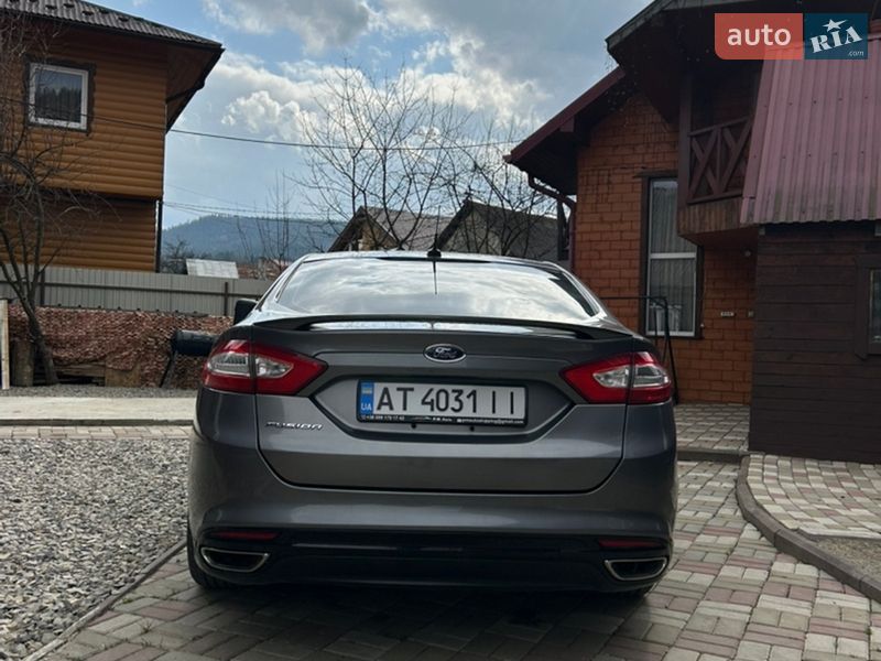 Седан Ford Fusion 2012 в Микуличине