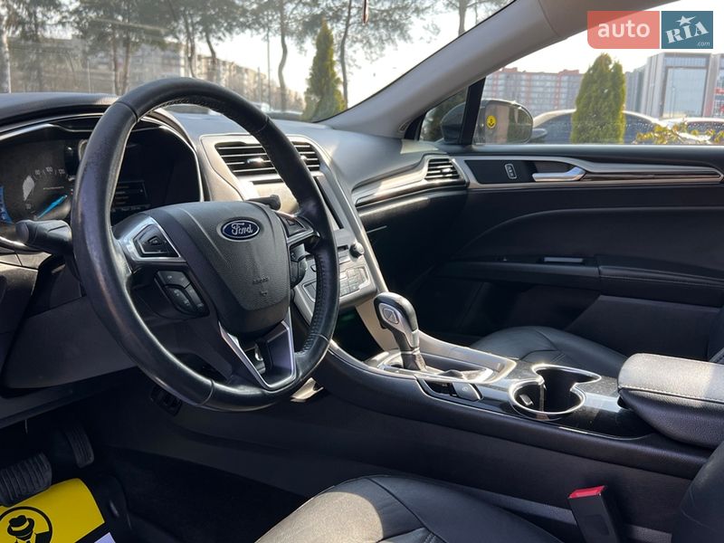 Седан Ford Fusion 2015 в Львове