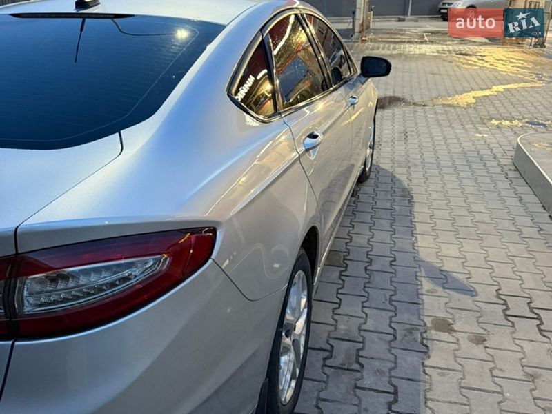 Седан Ford Fusion 2016 в Тернополі