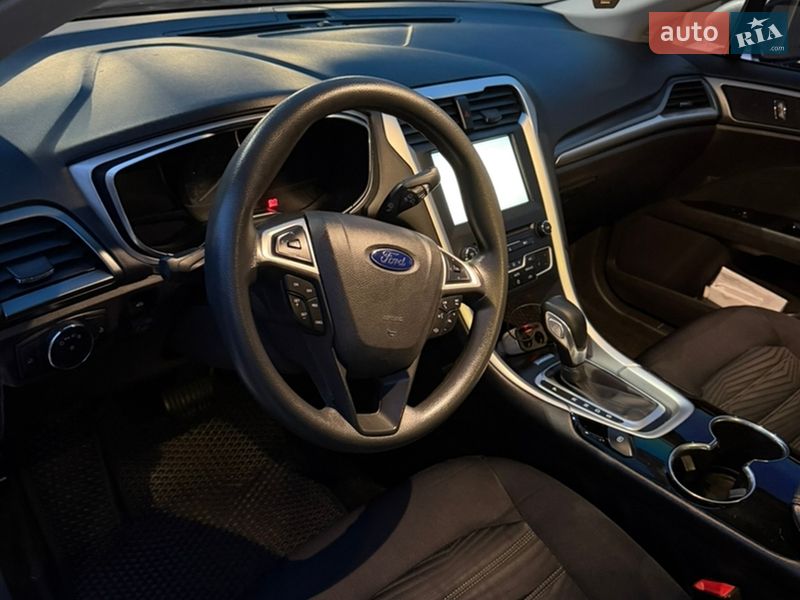 Седан Ford Fusion 2016 в Тернополі