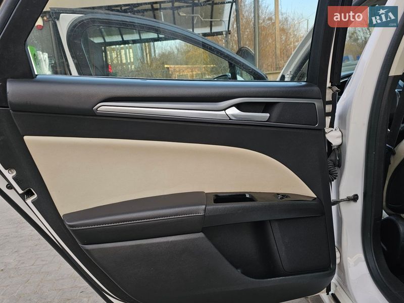 Седан Ford Fusion 2014 в Львове