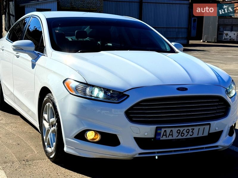 Седан Ford Fusion 2015 в Києві