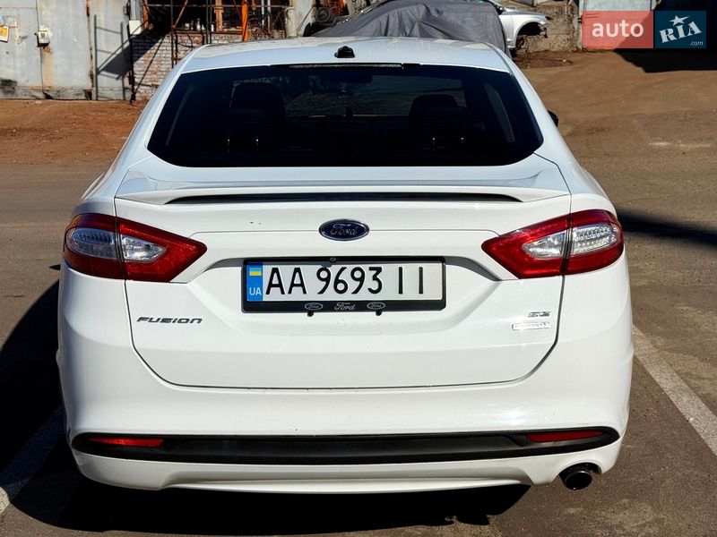 Седан Ford Fusion 2015 в Києві
