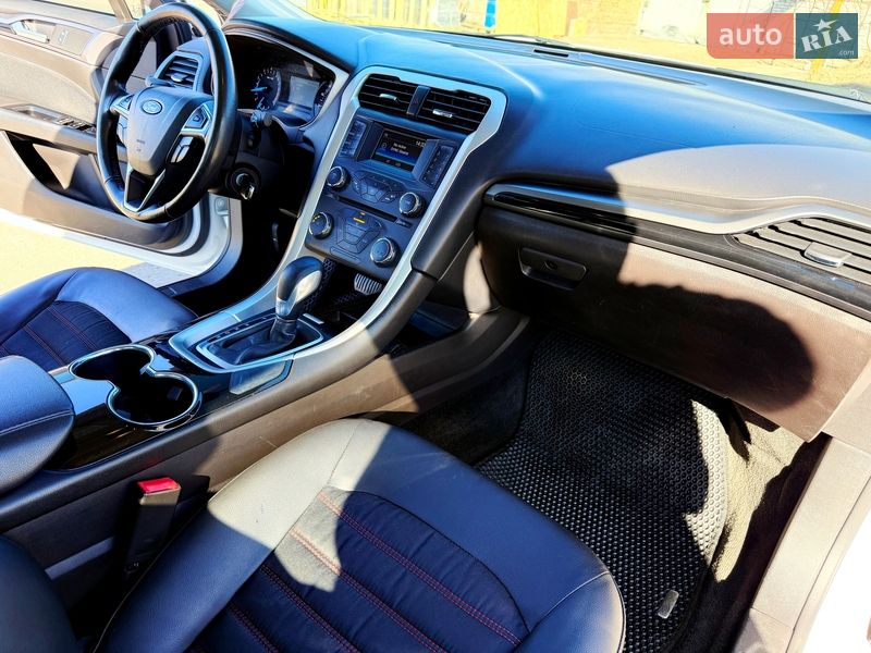 Седан Ford Fusion 2015 в Києві