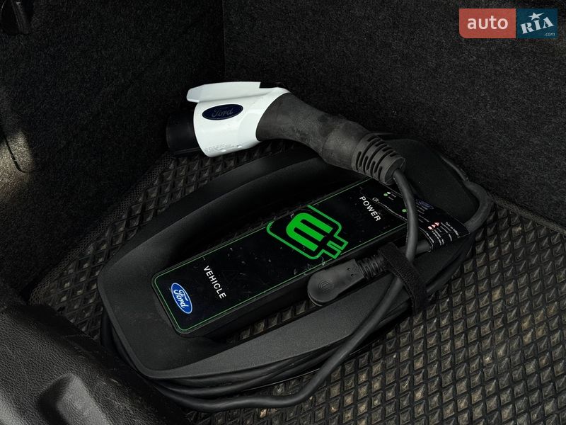 Седан Ford Fusion 2013 в Ровно фото 28 Седан Ford Fusion 2013 в Ровно