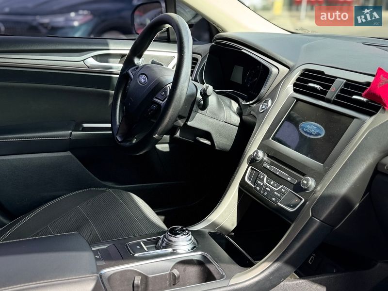 Седан Ford Fusion 2017 в Одесі
