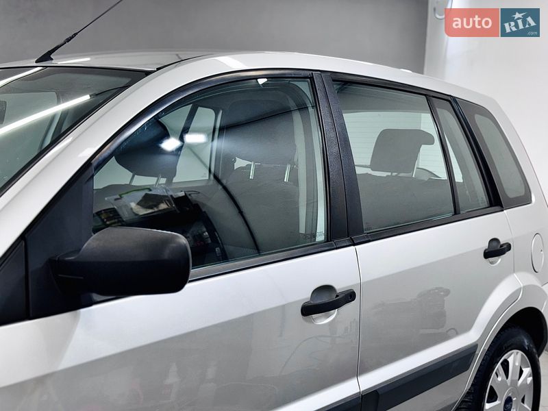 Хэтчбек Ford Fusion 2007 в Стрые