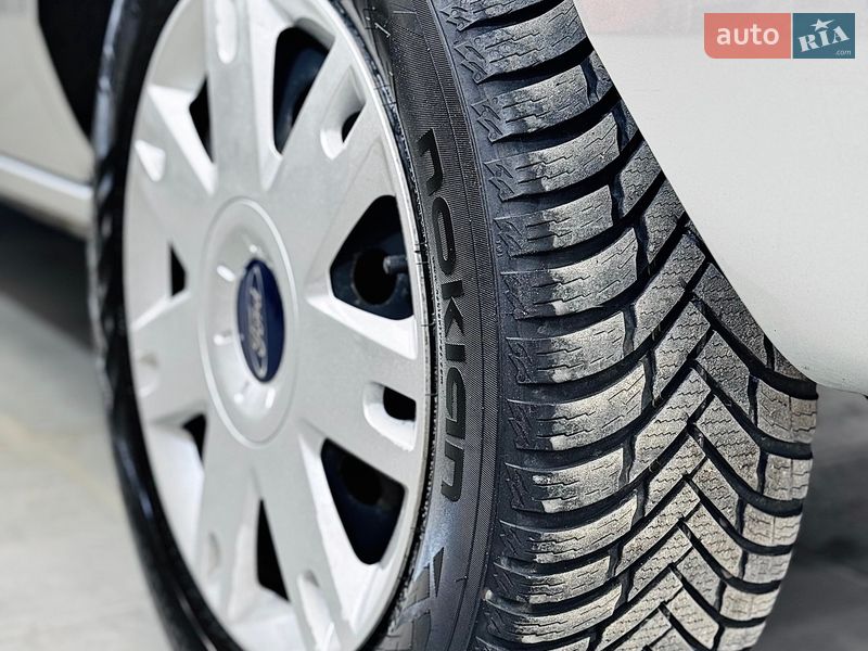 Хэтчбек Ford Fusion 2007 в Стрые