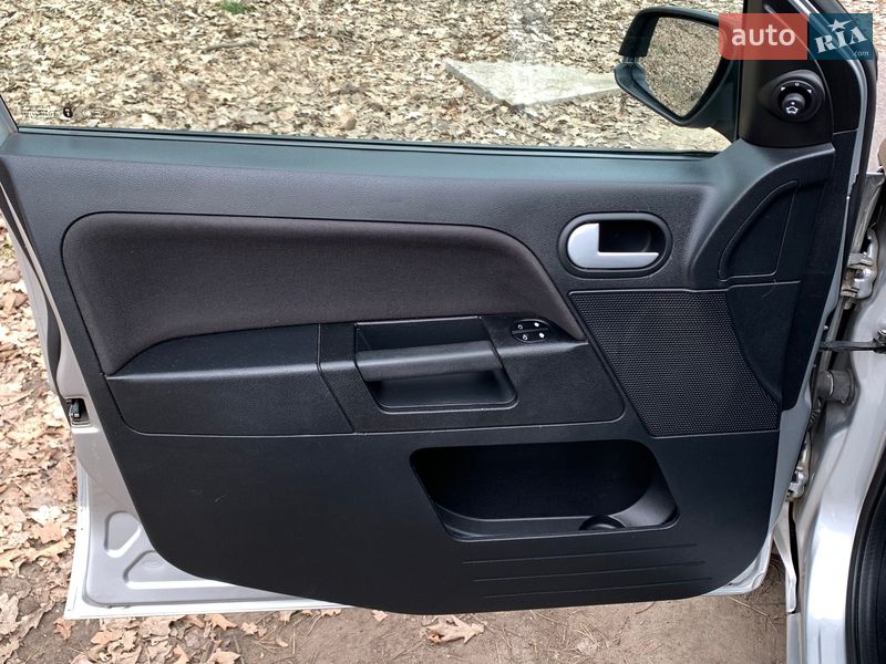 Хетчбек Ford Fusion 2008 в Києві фото 12 Хетчбек Ford Fusion 2008 в Києві