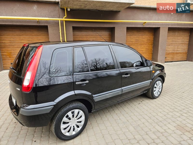 Хэтчбек Ford Fusion 2010 в Виннице