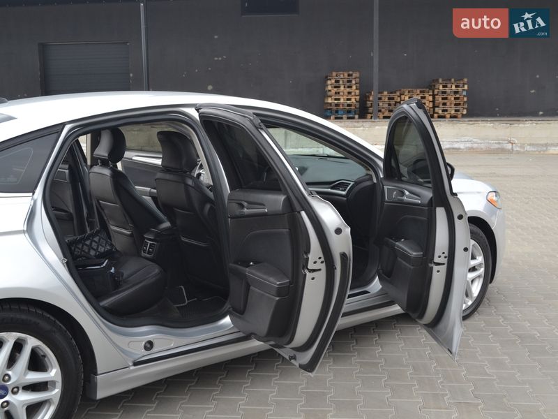 Седан Ford Fusion 2016 в Житомирі