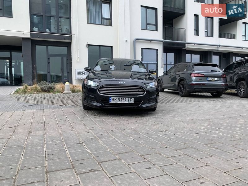 Седан Ford Fusion 2015 в Рівному
