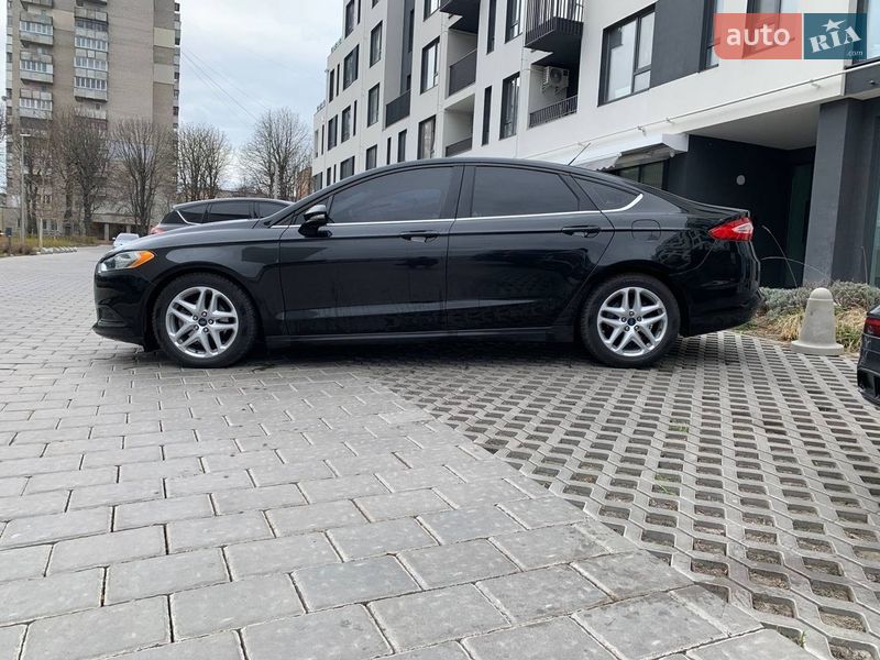 Седан Ford Fusion 2015 в Рівному