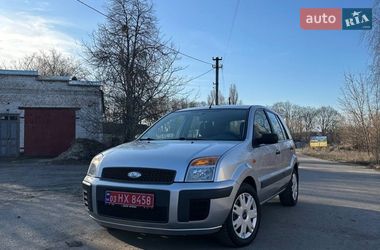 Хэтчбек Ford Fusion 2006 в Хороле