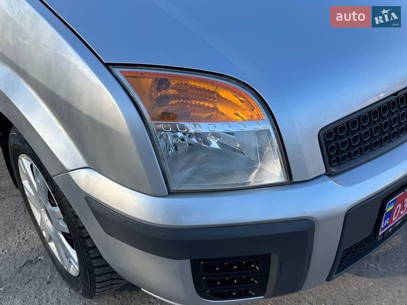 Хэтчбек Ford Fusion 2006 в Хороле фото 15 Хэтчбек Ford Fusion 2006 в Хороле