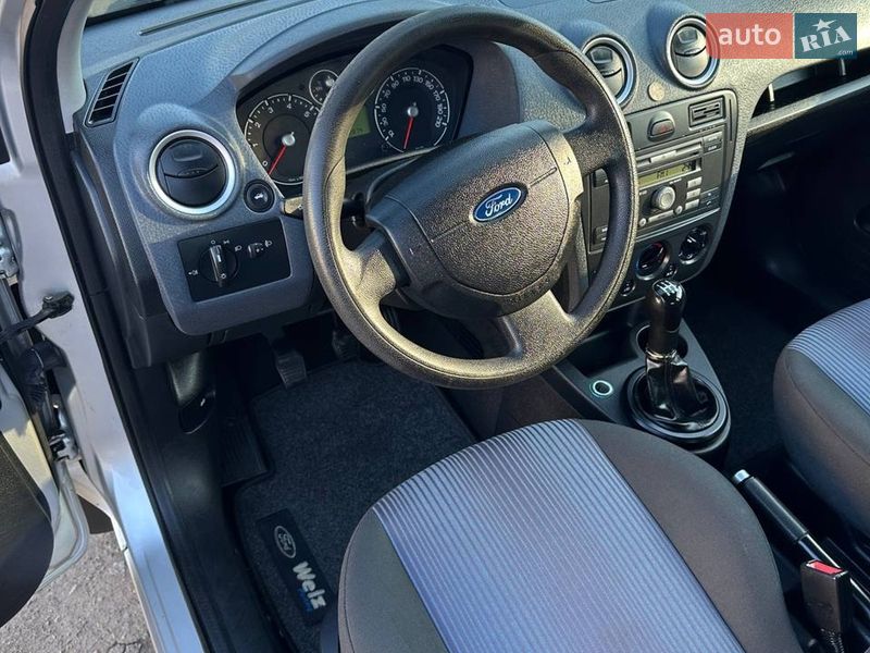 Хэтчбек Ford Fusion 2006 в Хороле фото 22 Хэтчбек Ford Fusion 2006 в Хороле