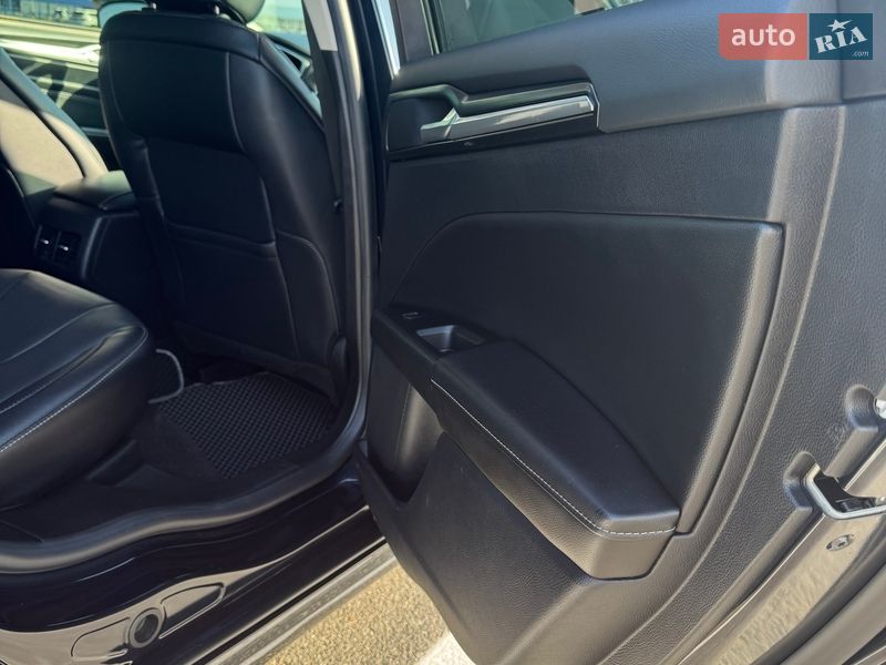 Седан Ford Fusion 2020 в Олександрії