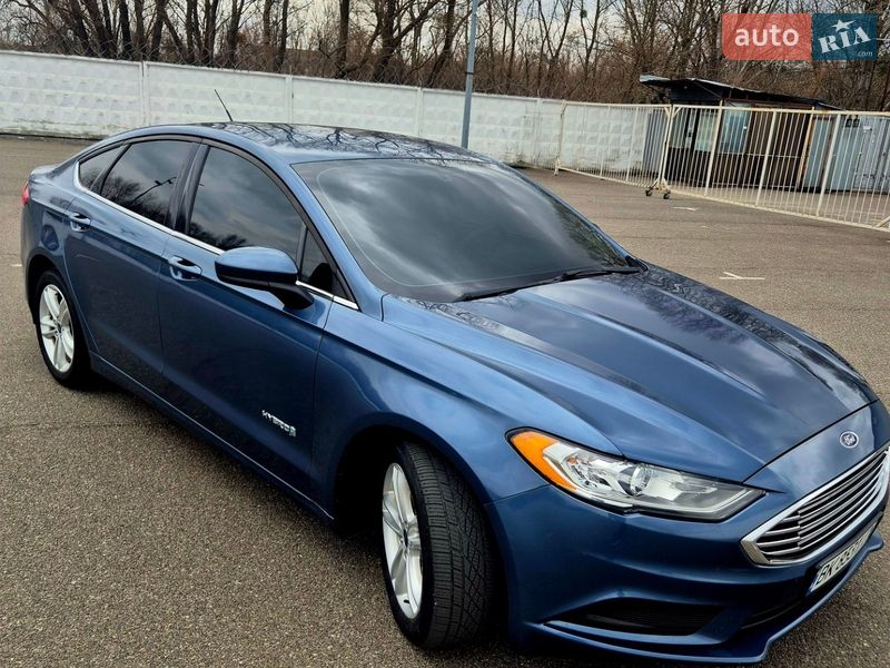 Седан Ford Fusion 2018 в Киеве фото Седан Ford Fusion 2018 в Киеве