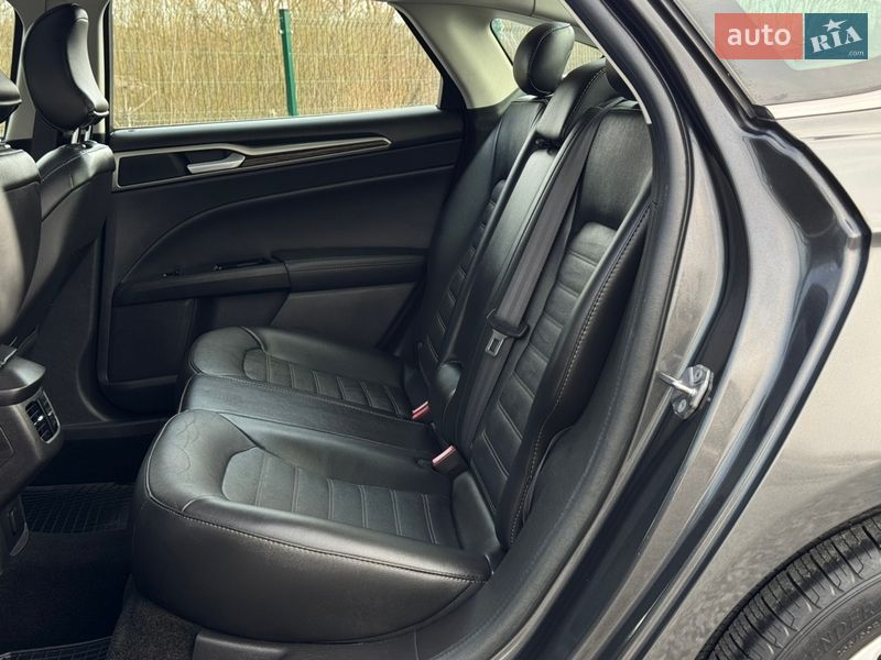 Седан Ford Fusion 2016 в Дрогобыче